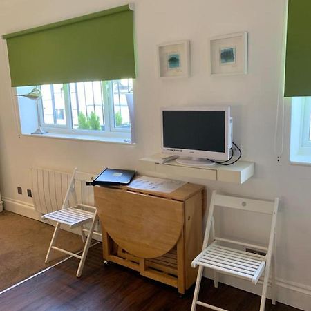 Between Piers, The Stylish Studio Flat In Cannon Place Hove Esterno foto