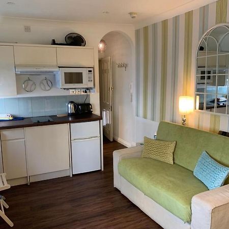 Between Piers, The Stylish Studio Flat In Cannon Place Hove Esterno foto