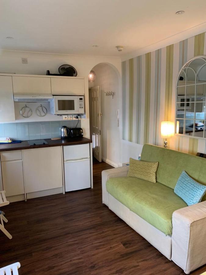 Between Piers, The Stylish Studio Flat In Cannon Place Hove Esterno foto